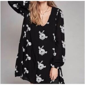 Free People‎ Emma Austin Dress Size Small Floral Embroidered Tunic Black Boho